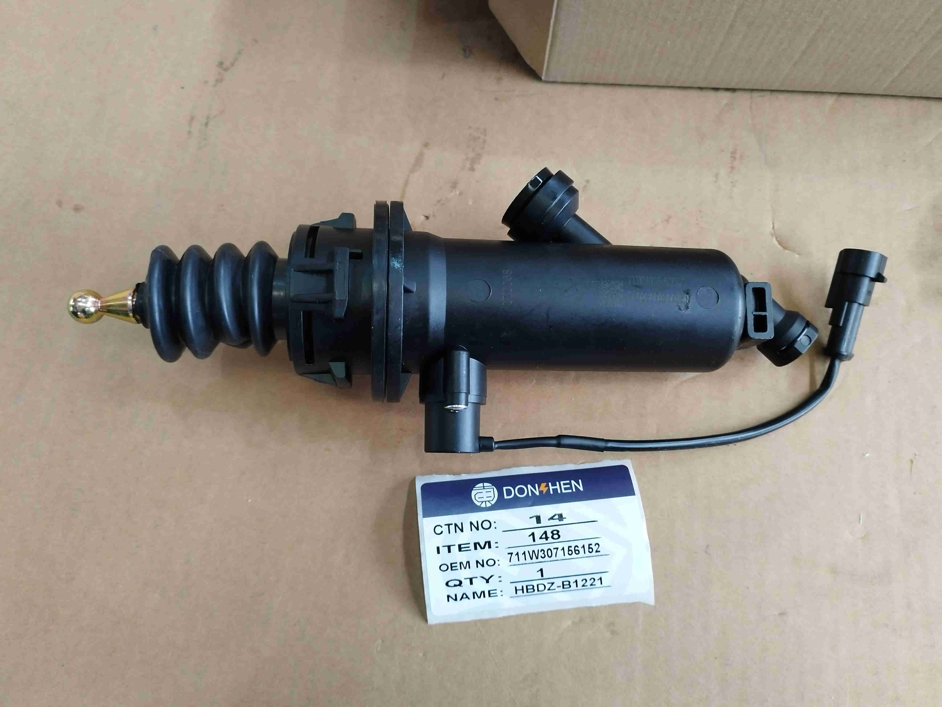 Clutch master cylinder 711W307156152