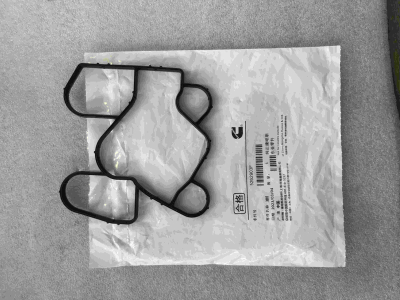 Cummins ISF2.8 oil cooler pad/5262903F
